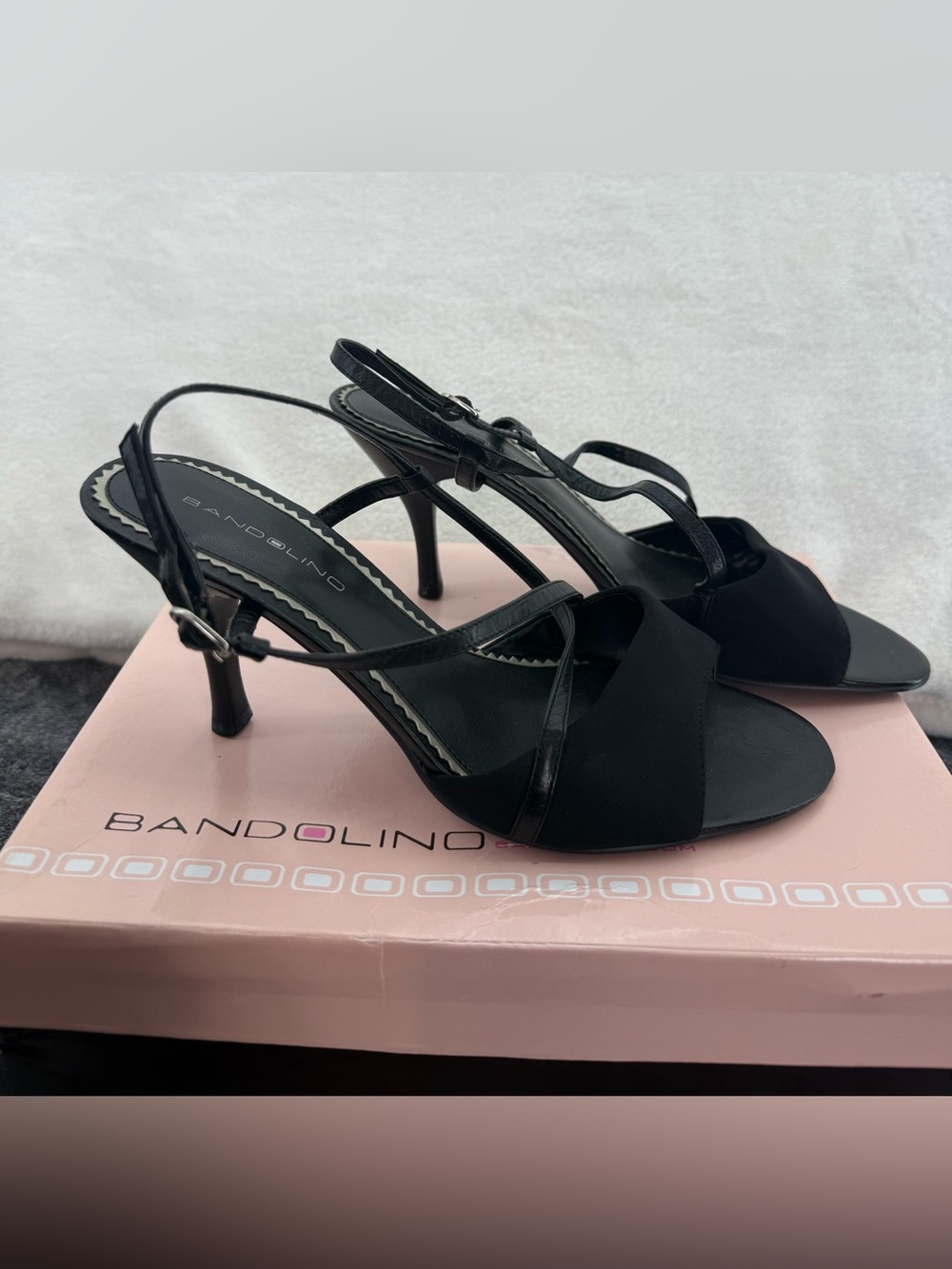 Bandolino Black strappy high-heel sandals Size 7.5 Sling back Open Toe